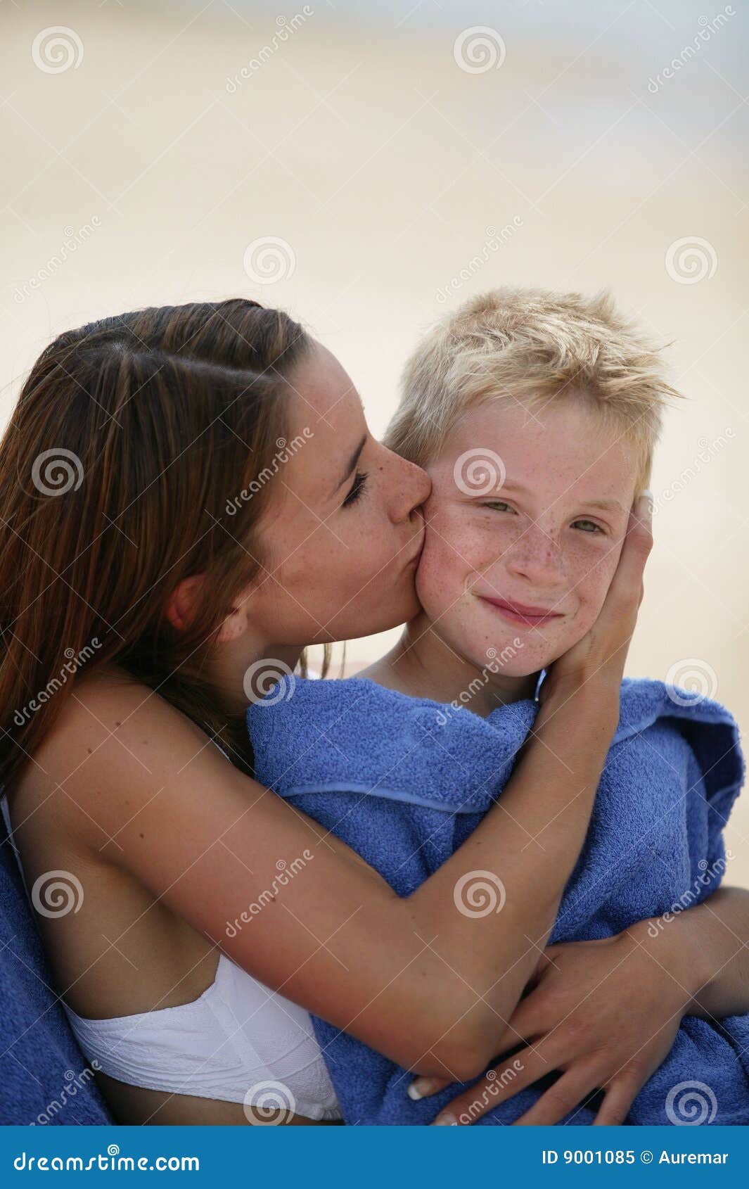 danielle dees recommends Woman Kiss A Boy