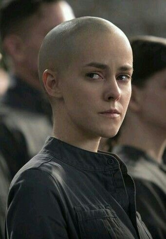 amisha negi add photo bald girl in mockingjay part 2