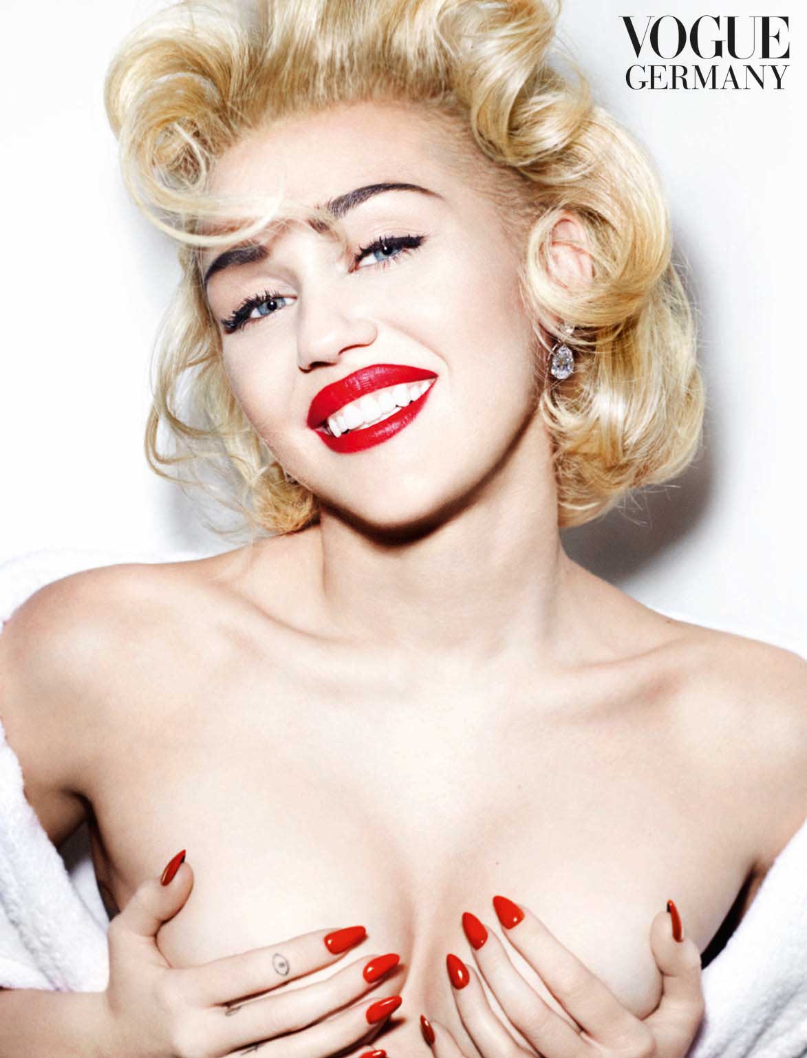 carla mendoza recommends Miley Cyrus Sexy Porn