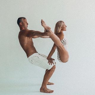 Sensual Yoga For Couples filmer hot