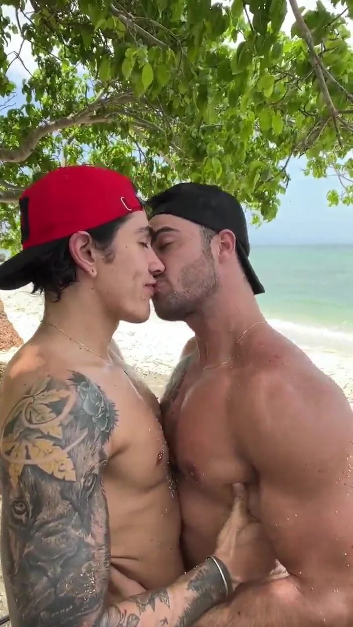 Guys Making Out On The Beach Porn Videos bondage sceens