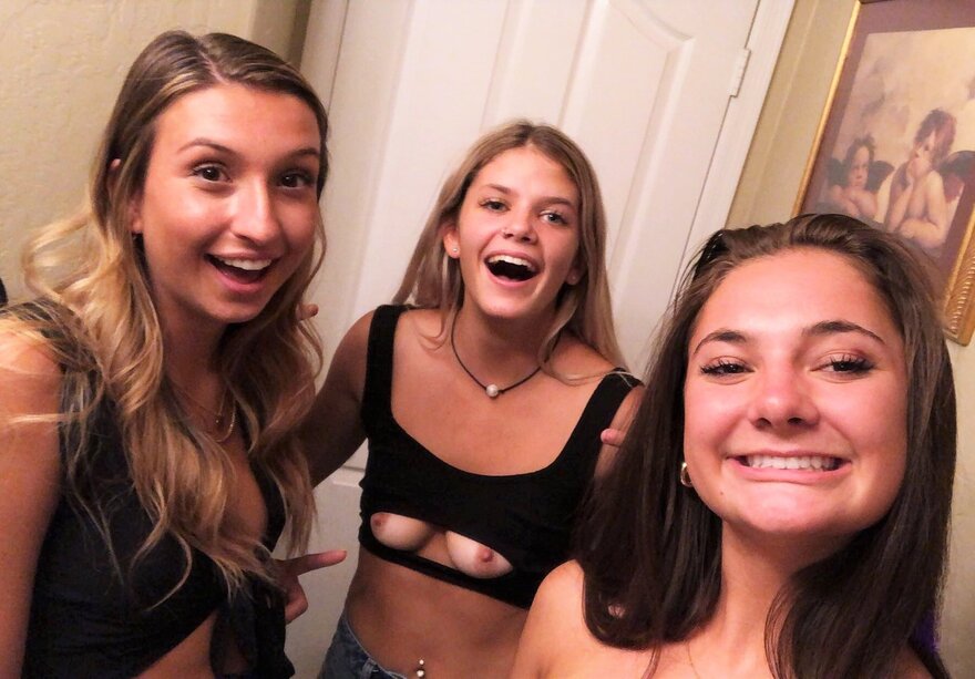 naked group selfie