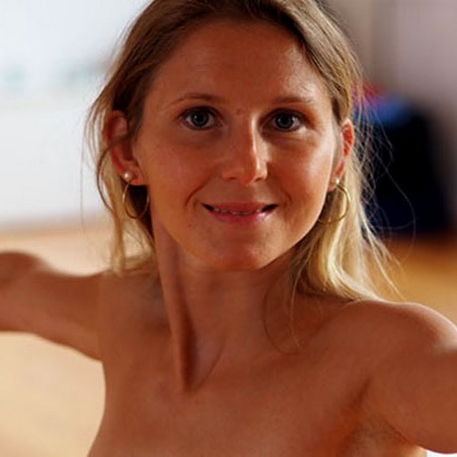 alex emrick recommends Nackt Yoga Mit Elke