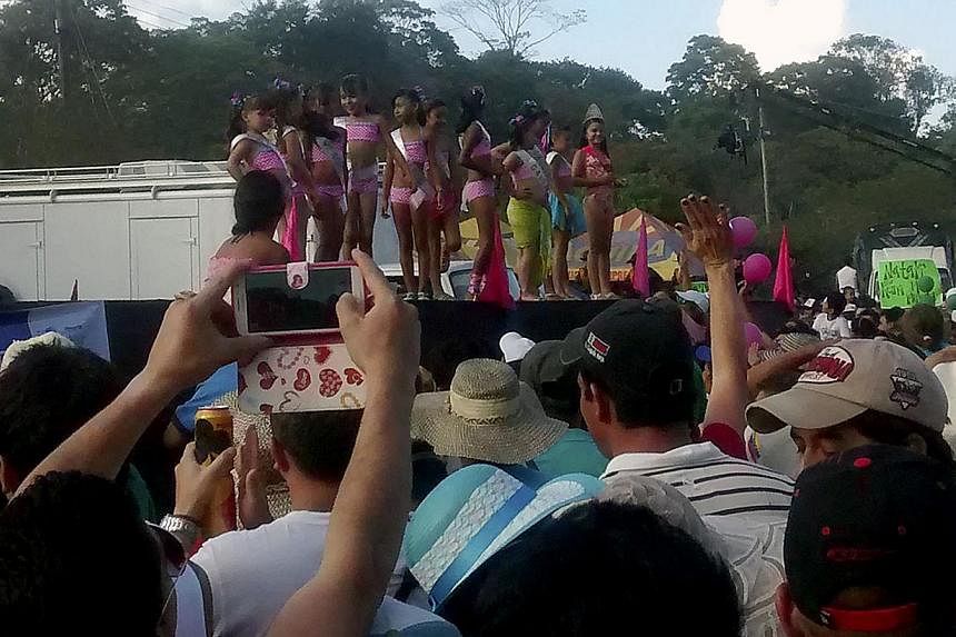nudist camp beauty pageant