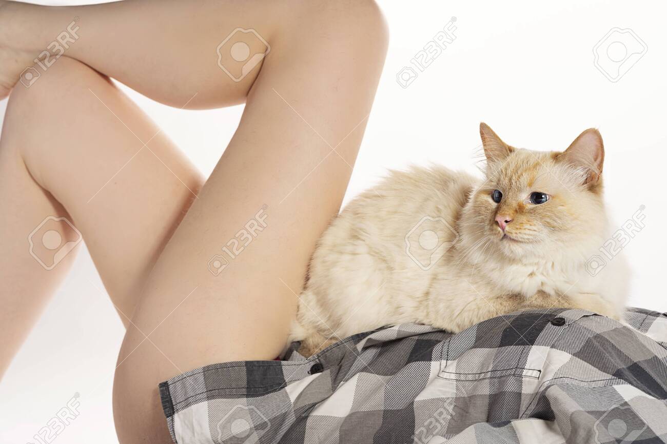 nudist girl with cat