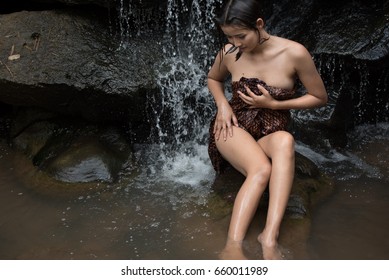 Women Bathing In Waterfalls d armor