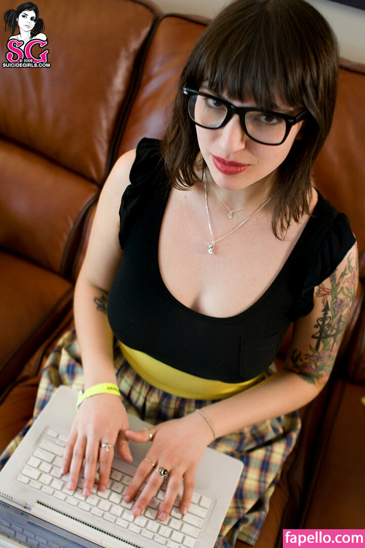 angelica borrego add jamie peck suicide girls photo