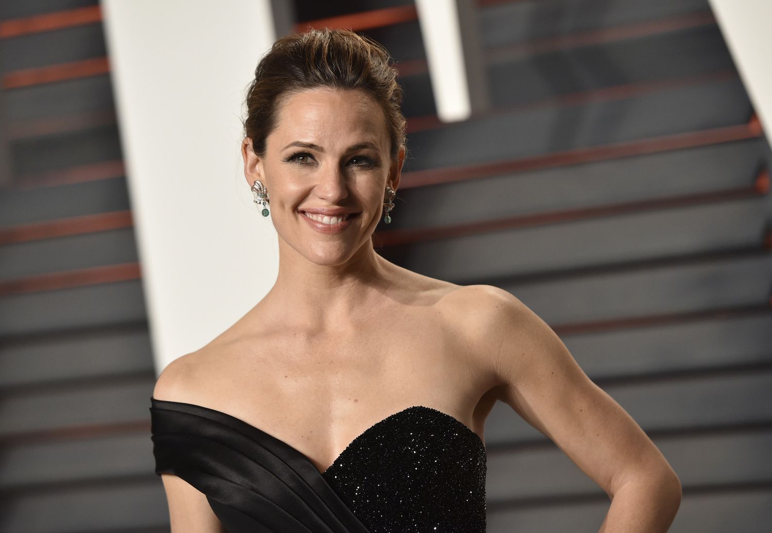 alma manaligod recommends jennifer garner bikini malfunction pic