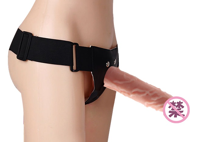 dang thai hoa recommends girl strap on dildo pic