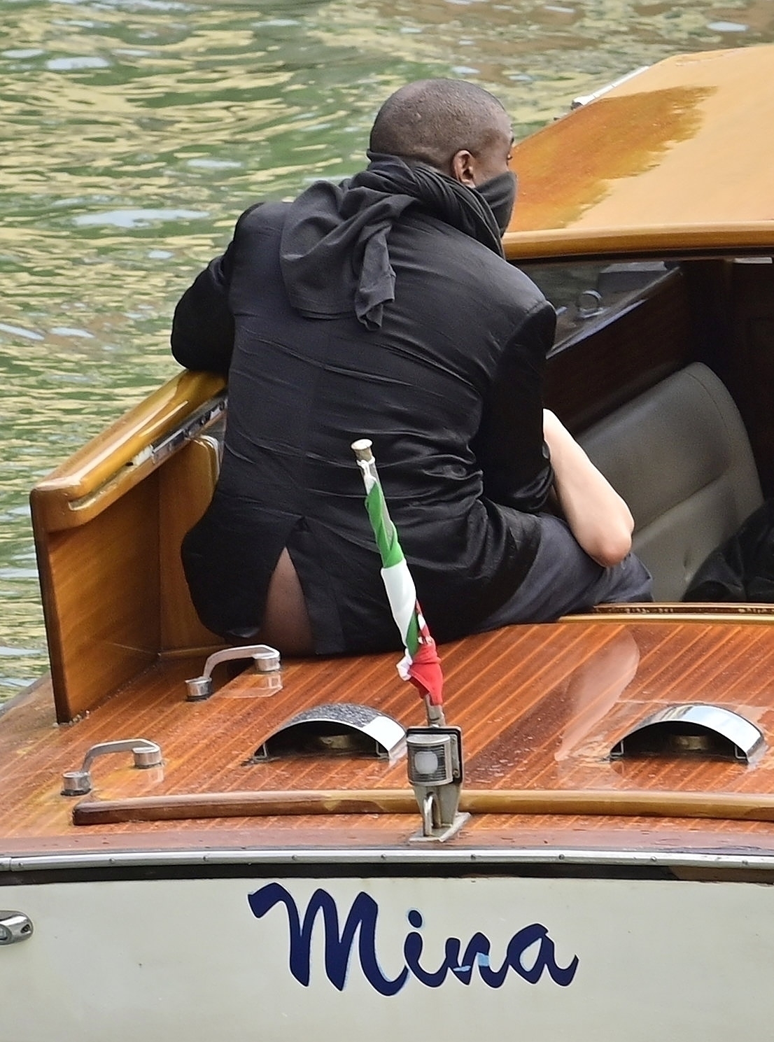 apurva salvi recommends Blow Job On Boat