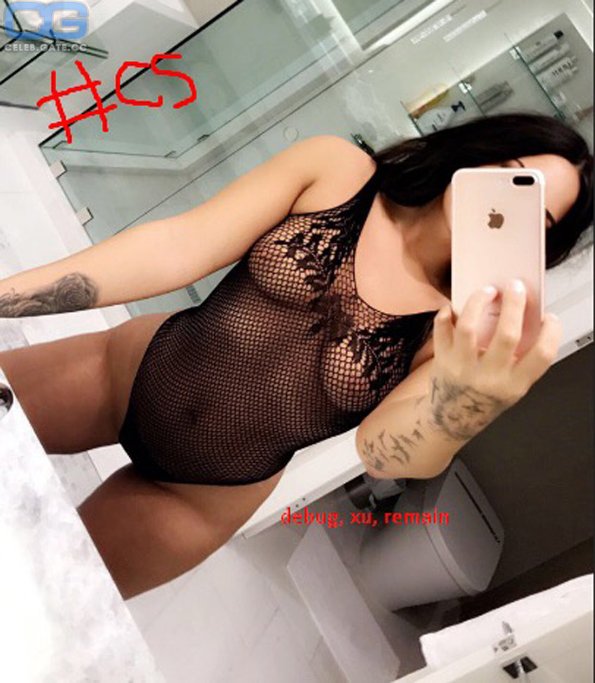 Demi Lovato Sexy Naked and licked