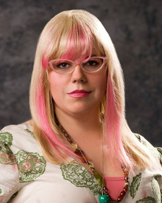 carla deleon recommends kirsten vangsness bra size pic