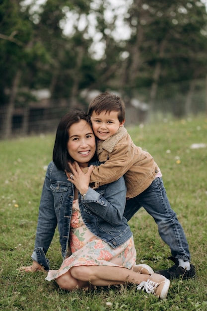 alice hand recommends Mother And Son Photoshoot