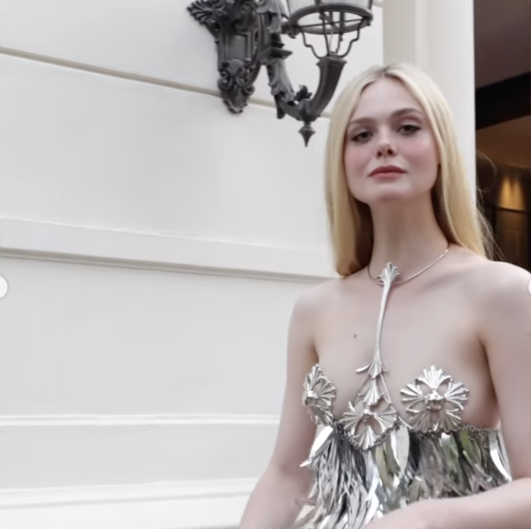 elle fanning tits