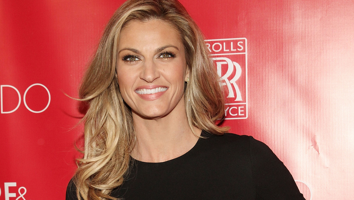 doug cumings recommends erin andrews naked pictures pic