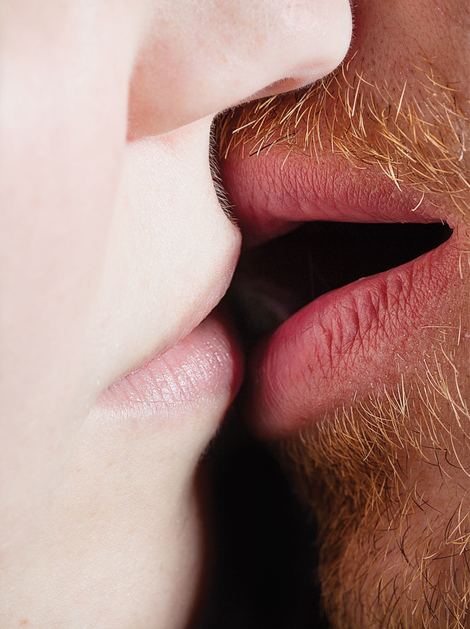 alex lev recommends close up tongue kissing pic