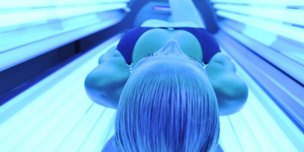 amy somers share tanning bed hidden cam photos