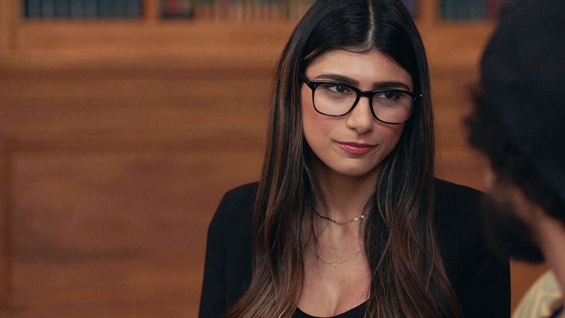 cierra mcelhaney share mia khalifa schoolgirl photos