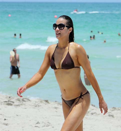cristina de oliveira share paula patton bathing suit photos