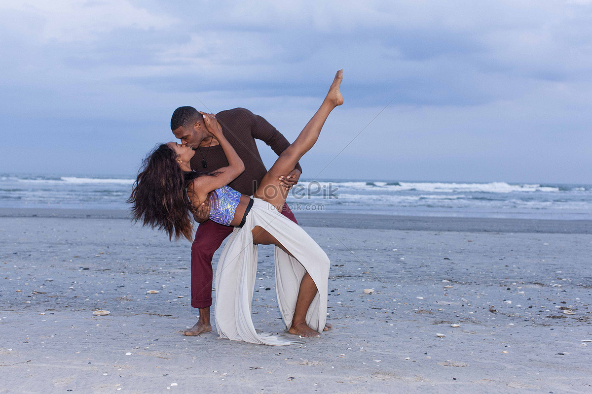 Best of People kissing on the beach