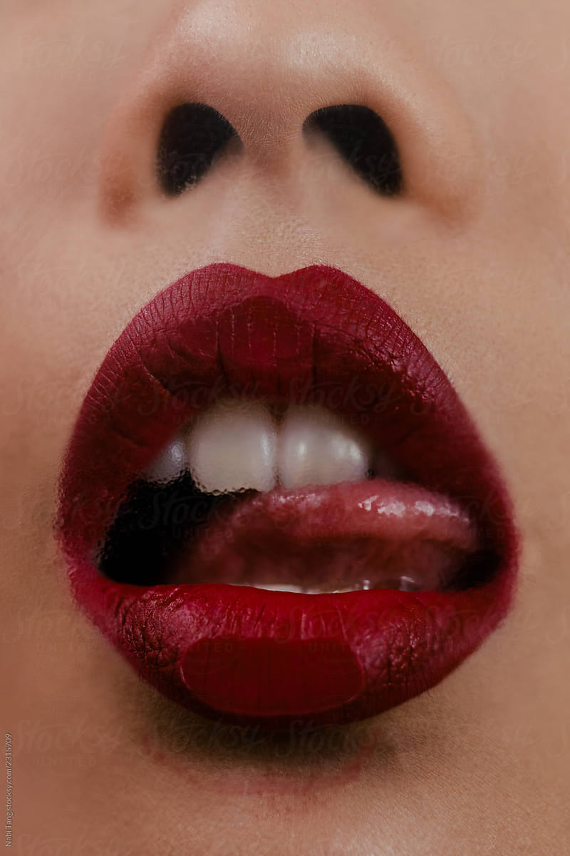 ashley colburn recommends Close Up Tongue Kissing