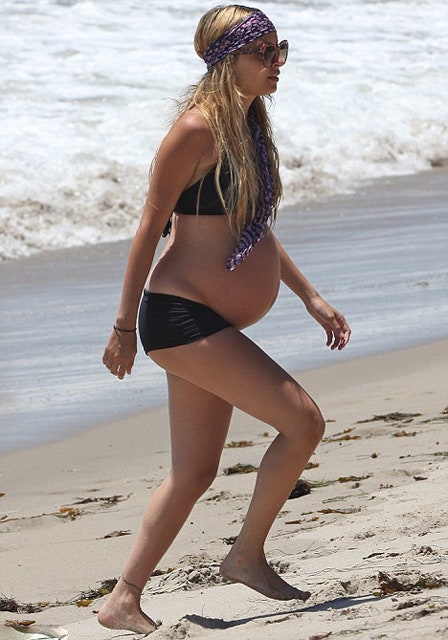 caroline lowegren add photo pregnant girls in bikinis
