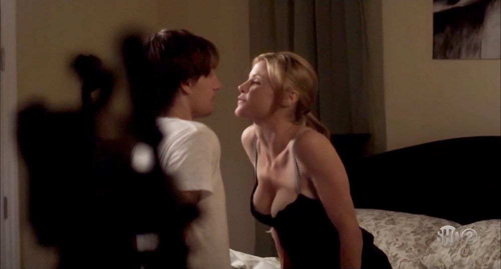 christian nate recommends julie bowen weeds sex pic
