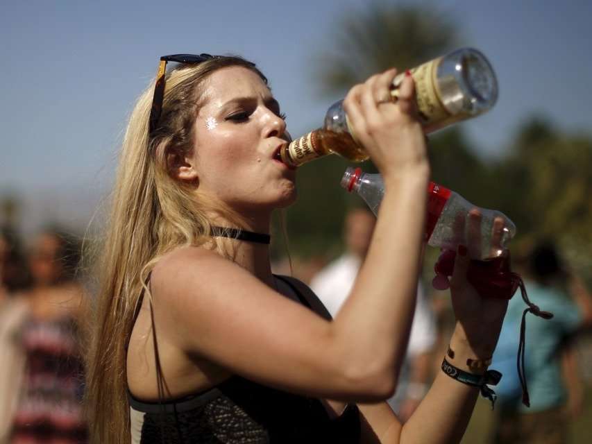 aled morgan recommends fat girl drinking beer pic