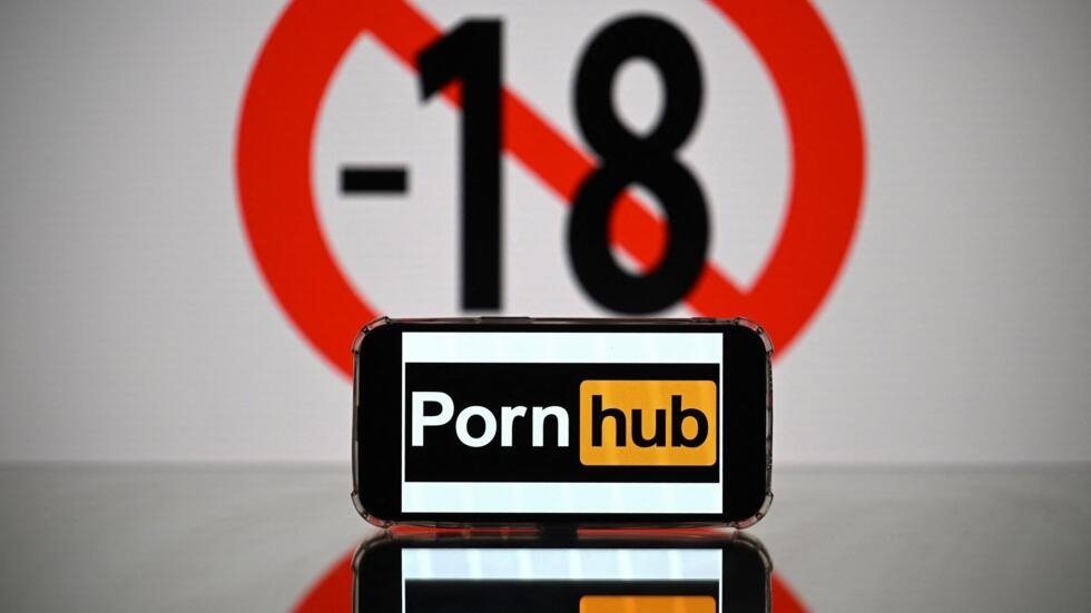 how to delete my pornhub account