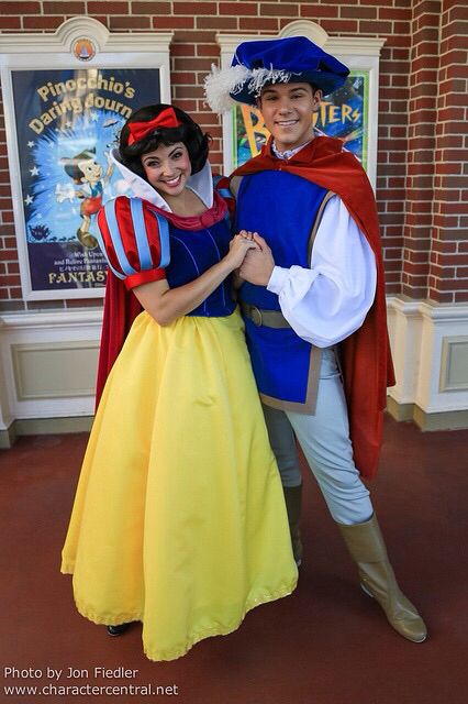 Snow White And Prince Charming Costume papi igfap