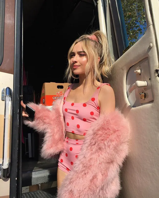 cody lavoie share sabrina carpenter cameltoe photos