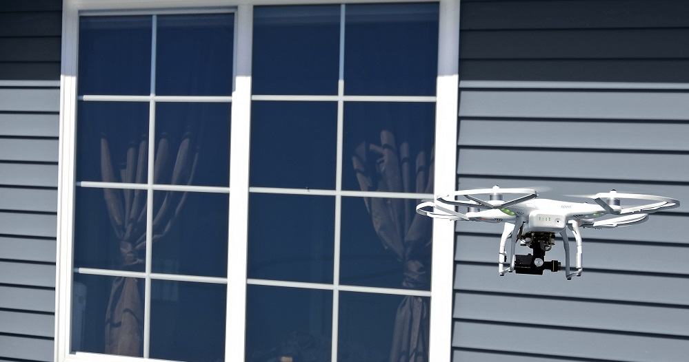 byron farrell recommends Drone Peeping Tom Videos