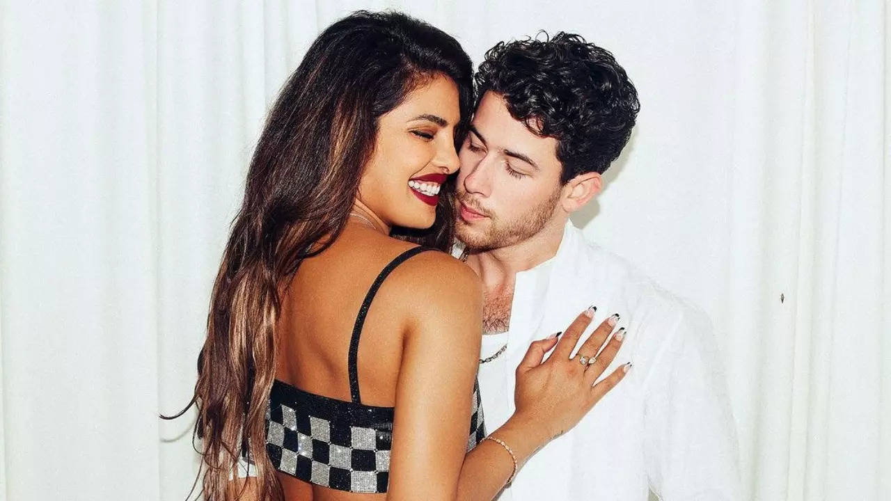 camilla eliasen recommends priyanka chopra hot kiss pic