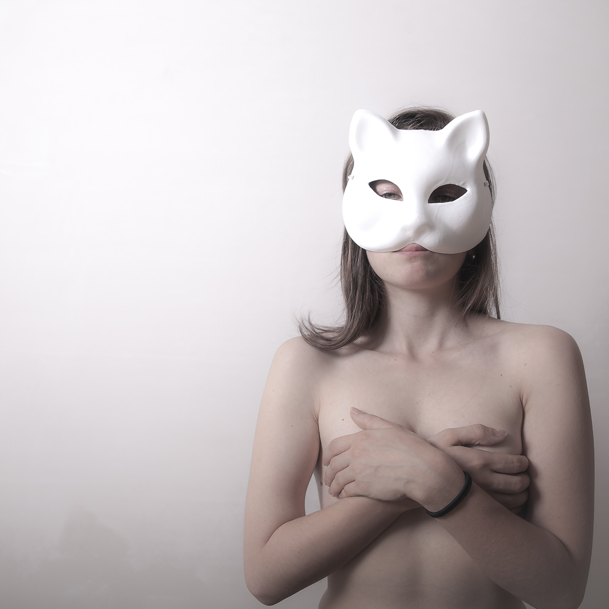 brendan kilbane recommends nudist girl with cat pic
