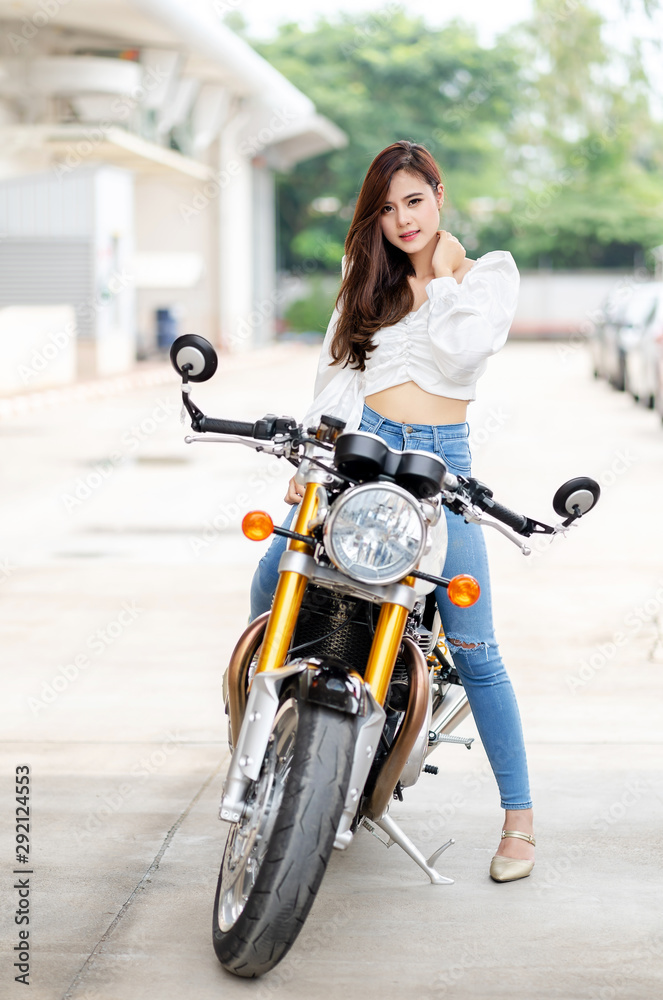 motorcycle girl pics
