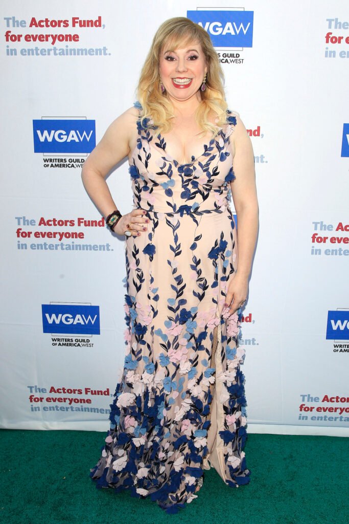 courtney thaxton add photo kirsten vangsness bra size