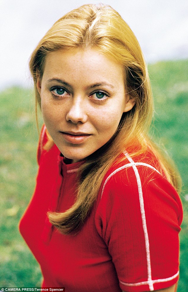 jenny agutter nude pictures