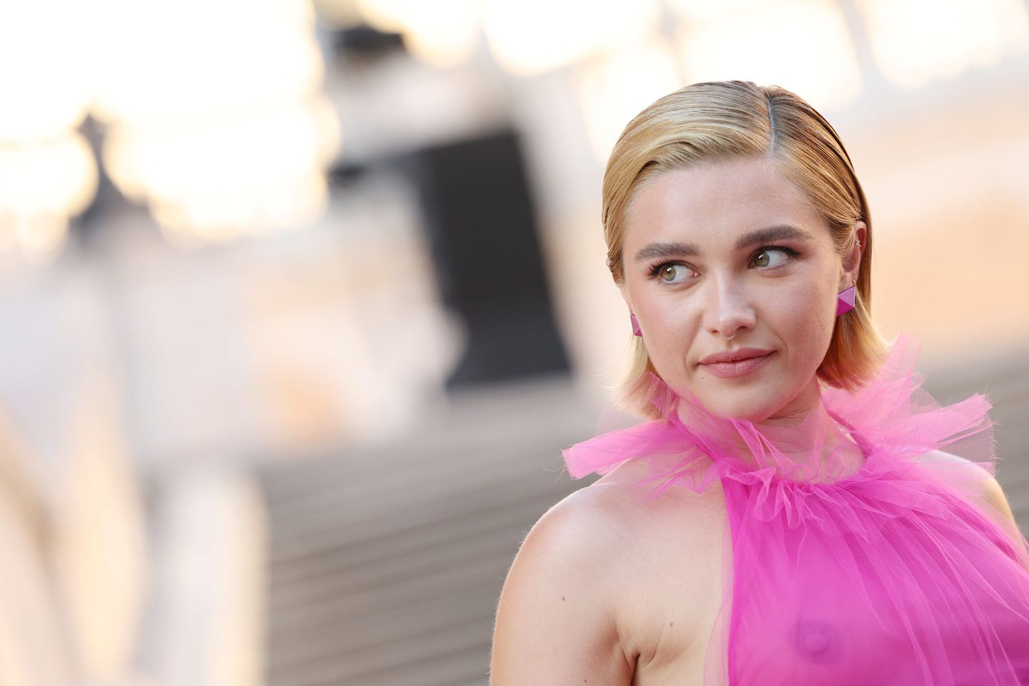 charles obryant recommends florence pugh boobs pic