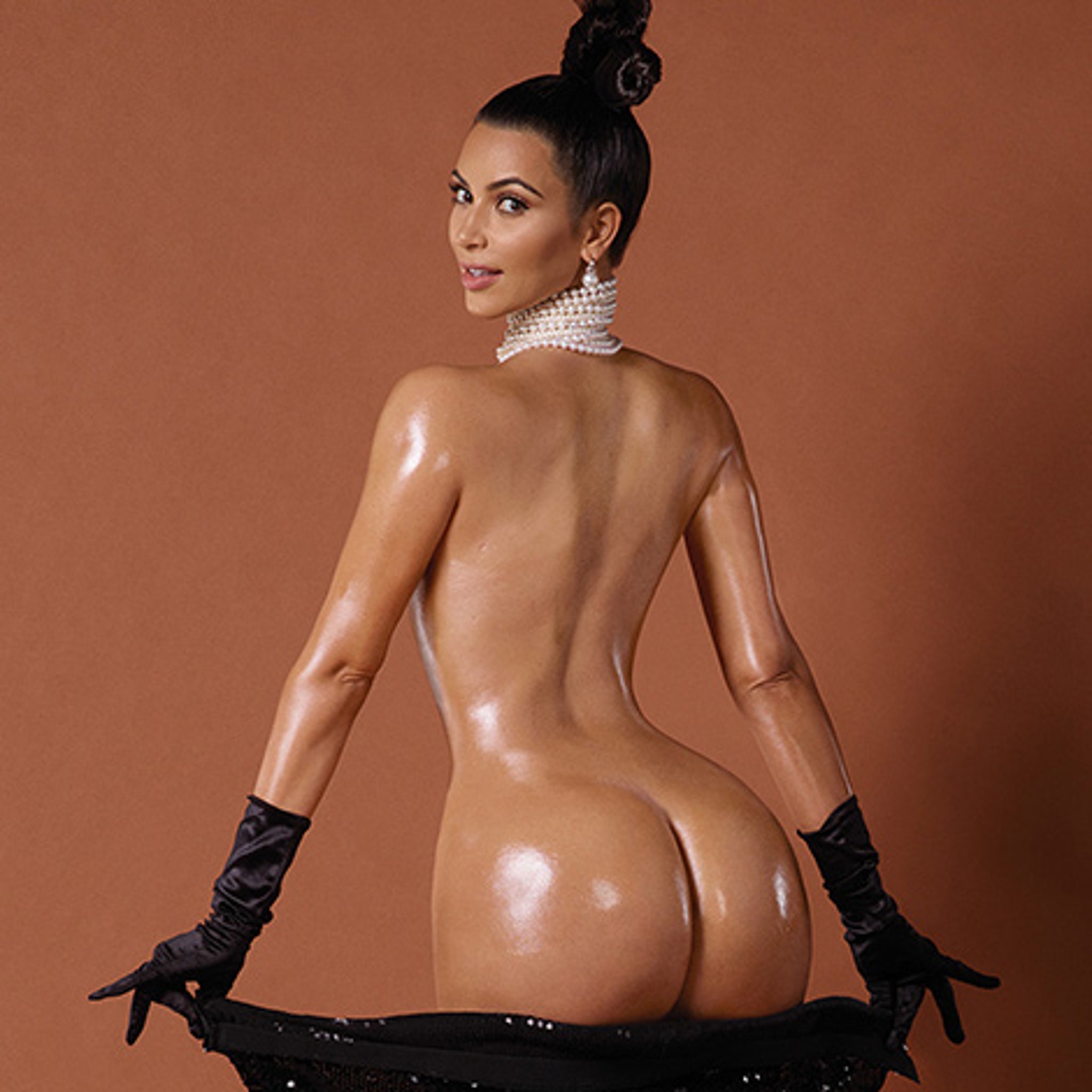 dennis ocansey add kim k naked ass photo