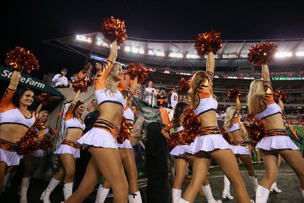 bobby overturf recommends Cheerleaders With Big Butts