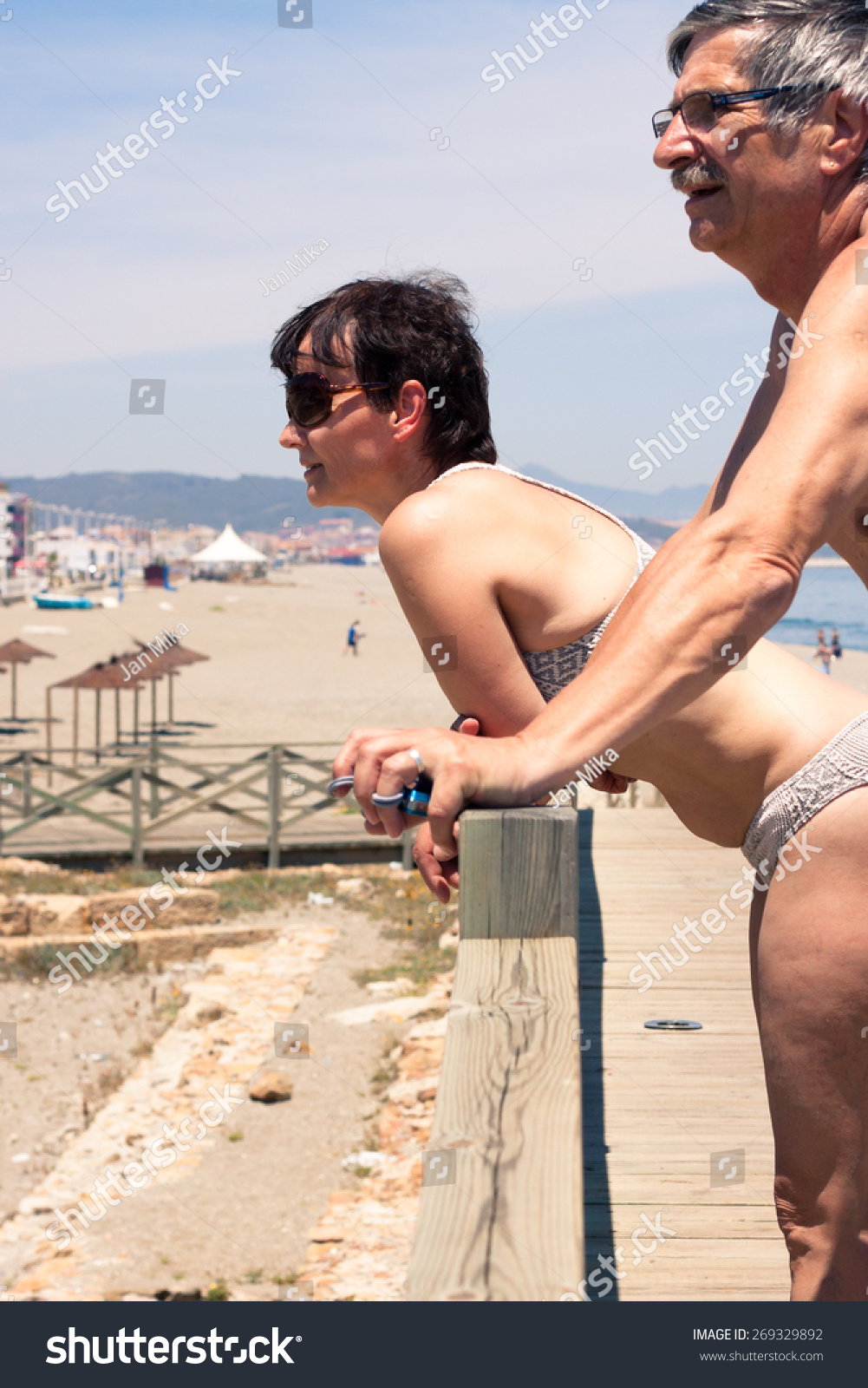 anita mohnot share amateur topless beach photos