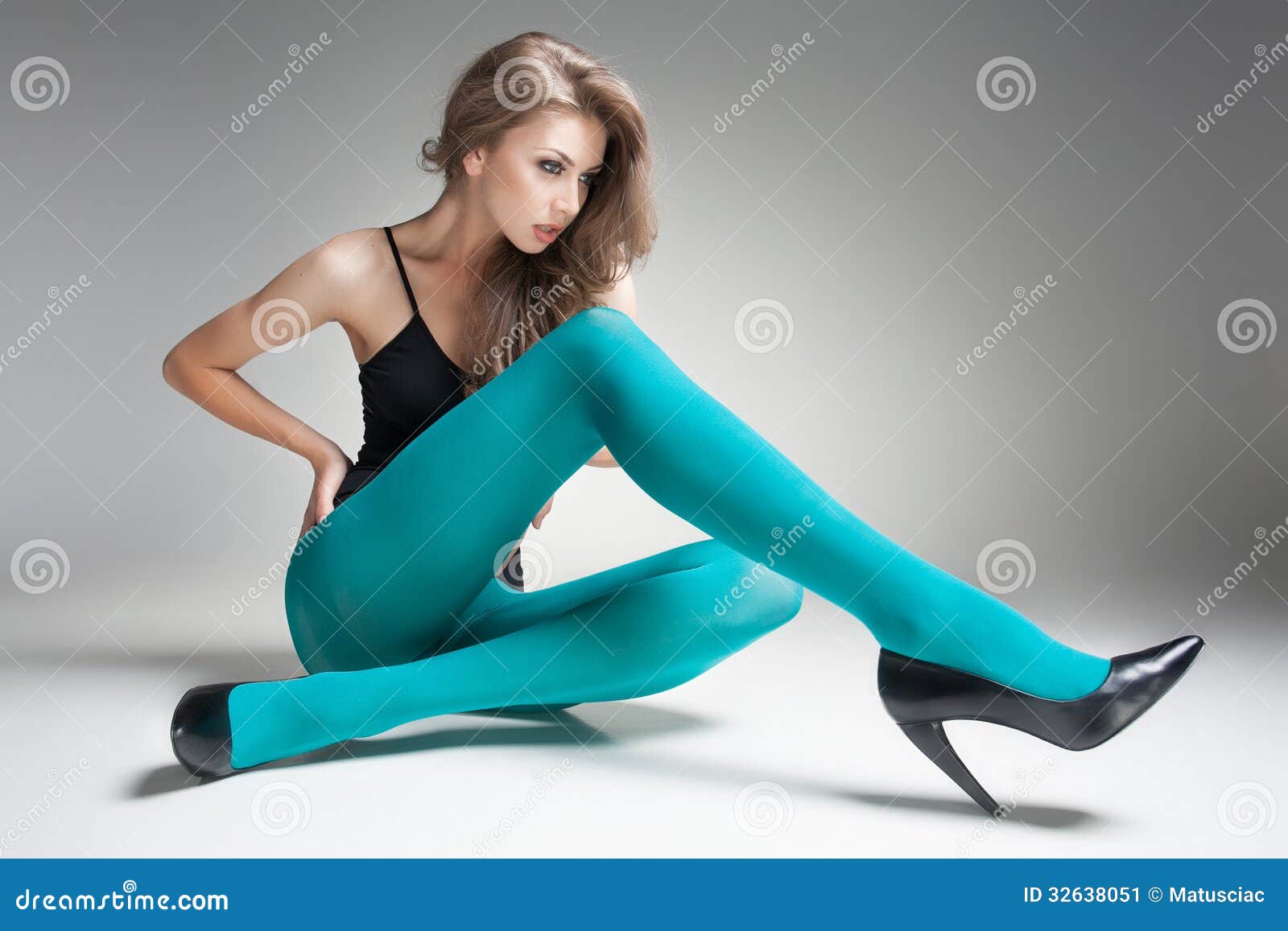 cat tong recommends tights and high heels pic