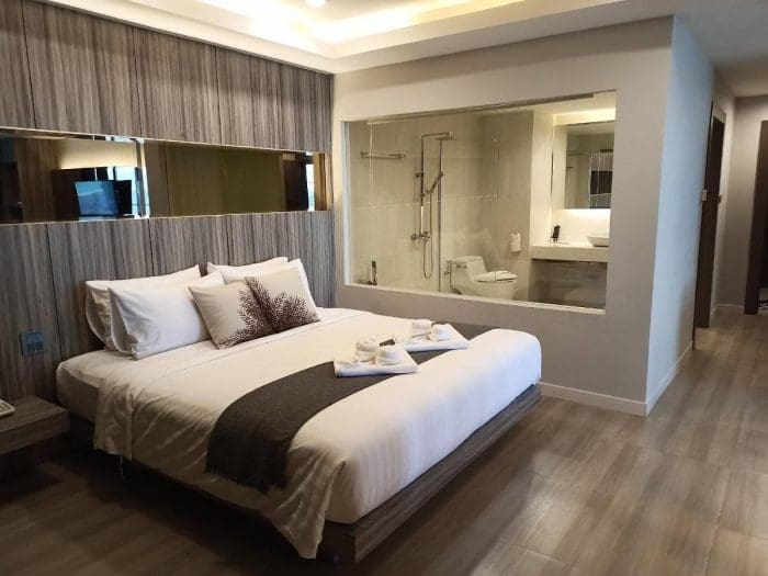charles schuman recommends bangkok ladyboy friendly hotels pic