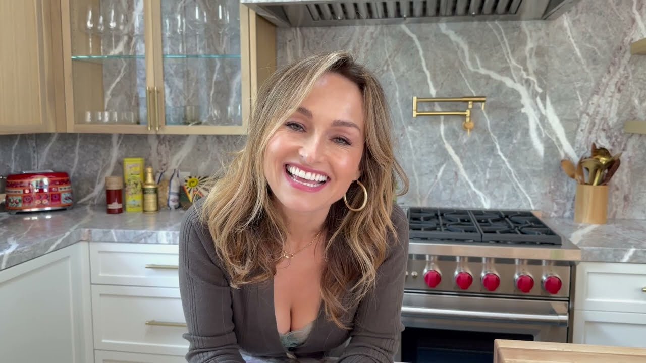 anum gujrati recommends giada de laurentiis nipple slip pic