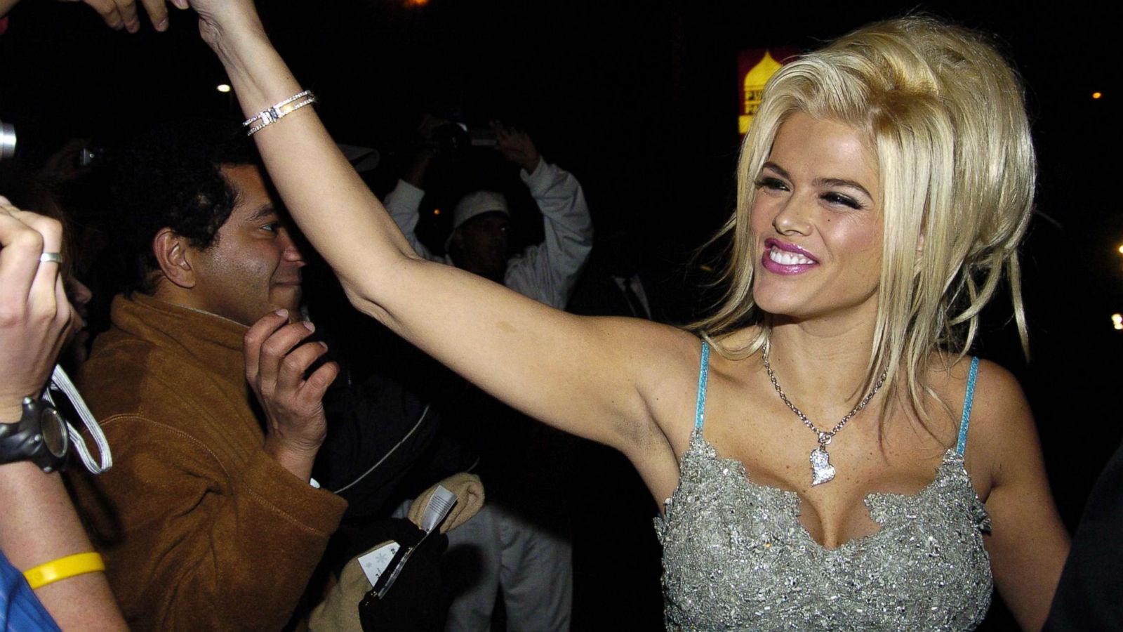 daryl ingram recommends anna nicole smith scene pic
