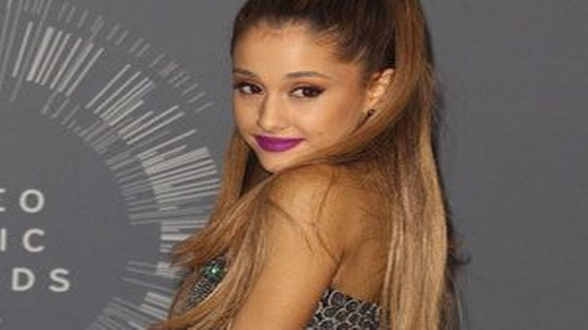diana daley recommends ariana grande leaked nudes pic
