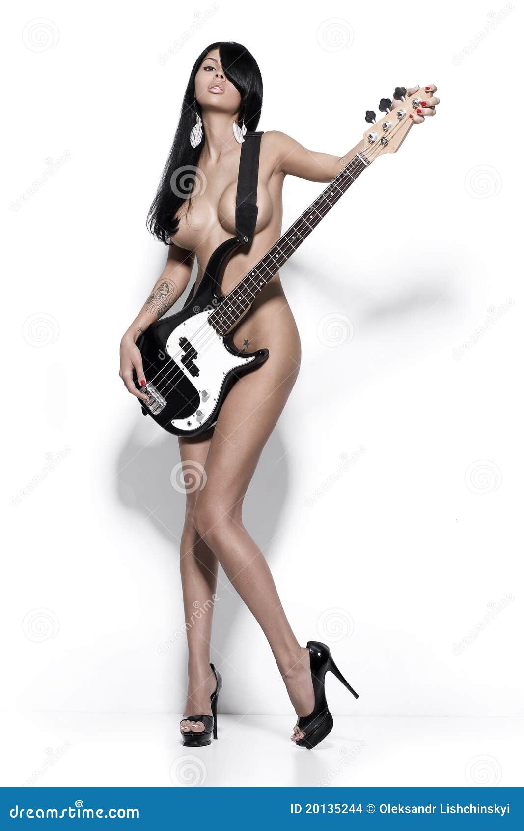 diana yarbrough share nude girl with guitar photos