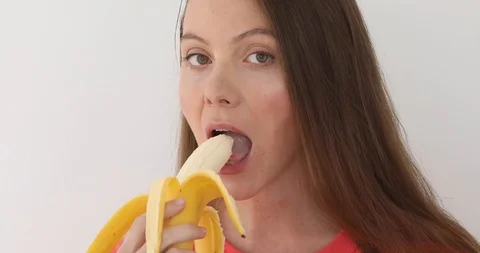 carole hernandez recommends Woman Eating Banana Gif