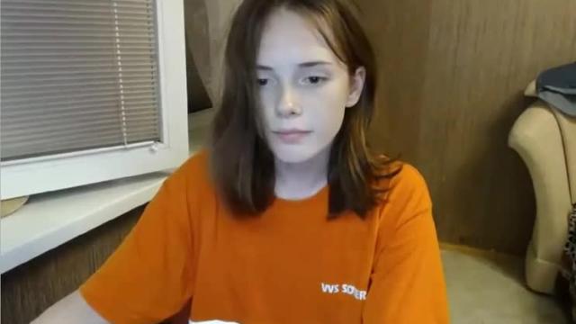 cute teen masturbates on webcam