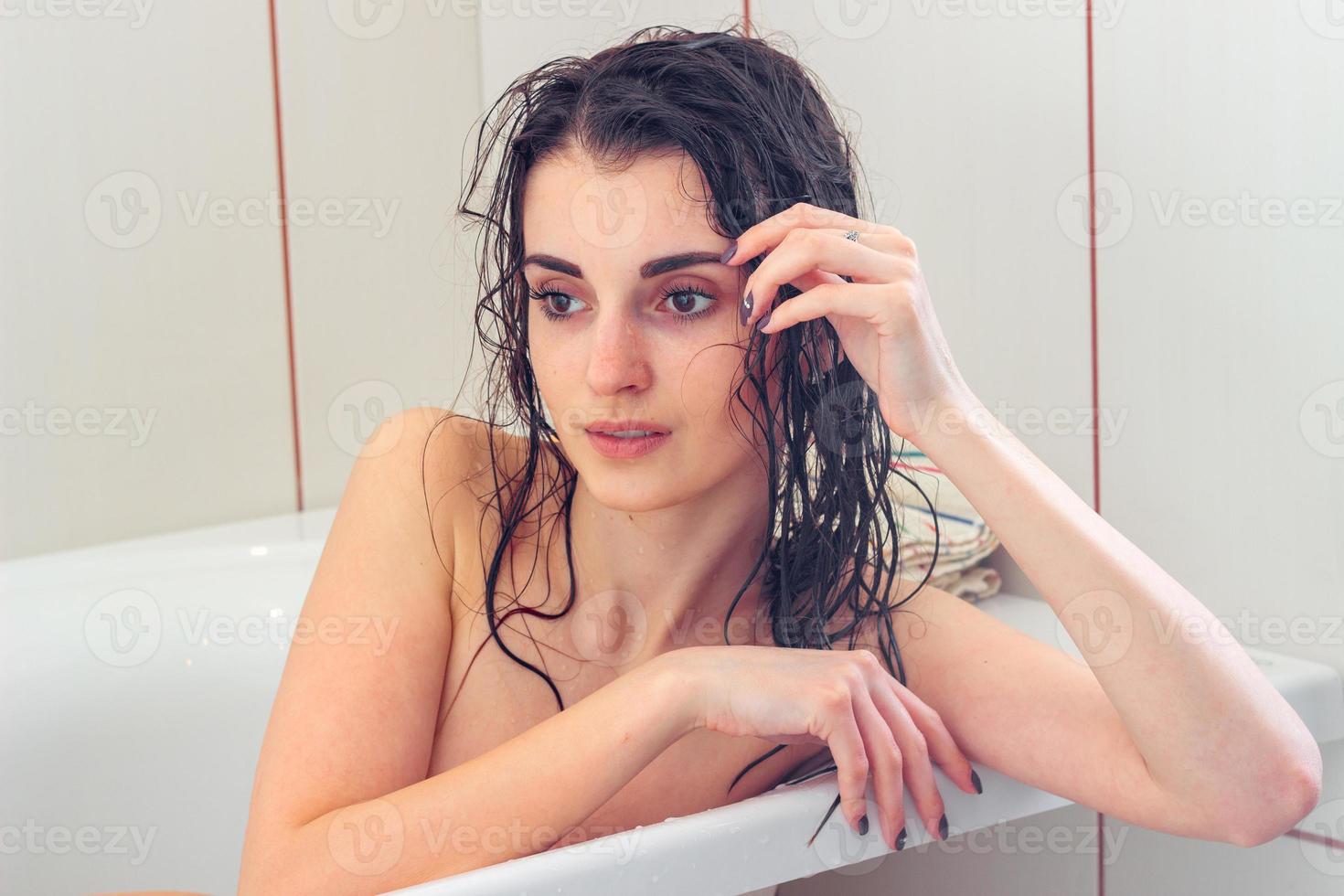alexandr korolev add sexy women taking showers photo